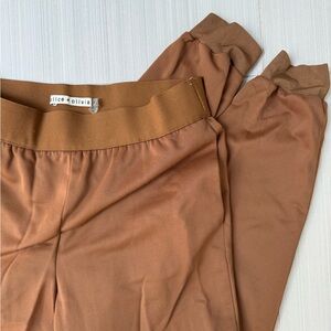 Alice + Olivia Joggers (Camel)